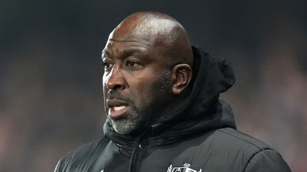skysports-darren-moore-port-vale_7120942.jpg