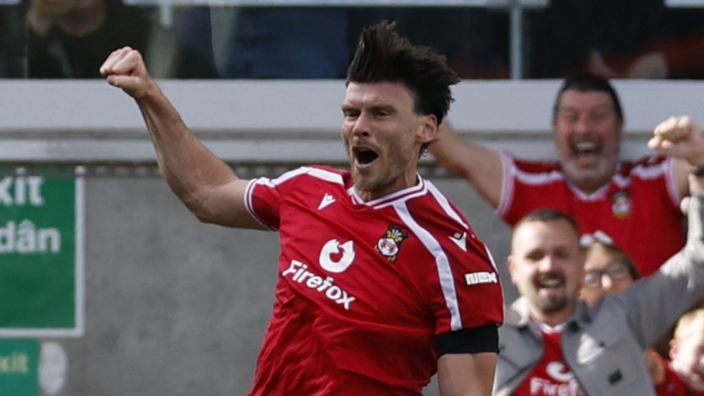 skysports-kieffer-moore-wrexham_7356243.jpg
