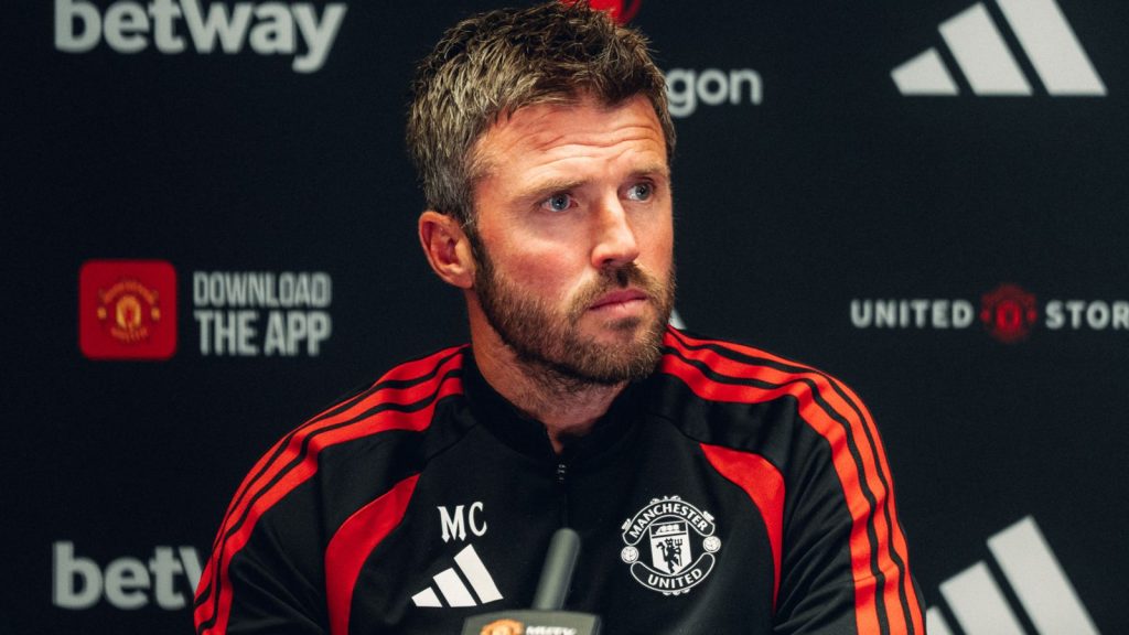 skysports-michael-carrick-manchester-united_7372400.jpg